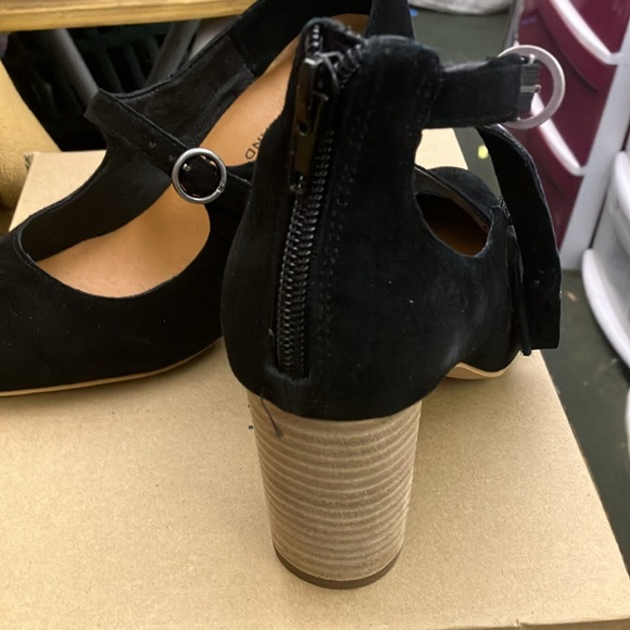 Lucky Brand Black Textured Heels size 6 - Picture 3 of 5